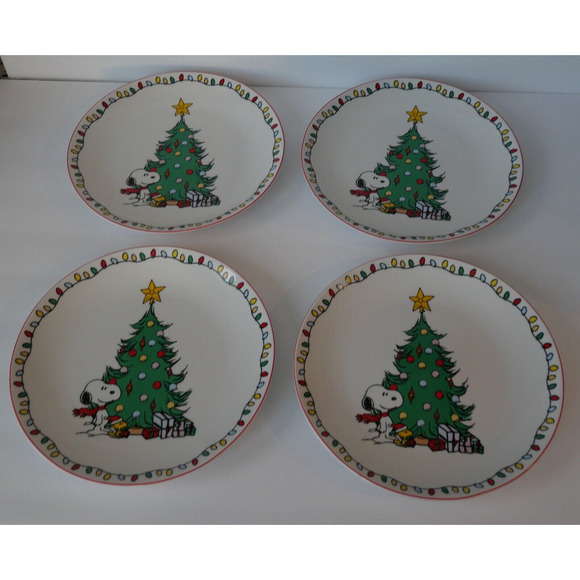 NEW Set of 4 Peanuts 9" Dessert Plates Snoopy Woodstock Christmas Tree Gibson - Picture 1 of 4